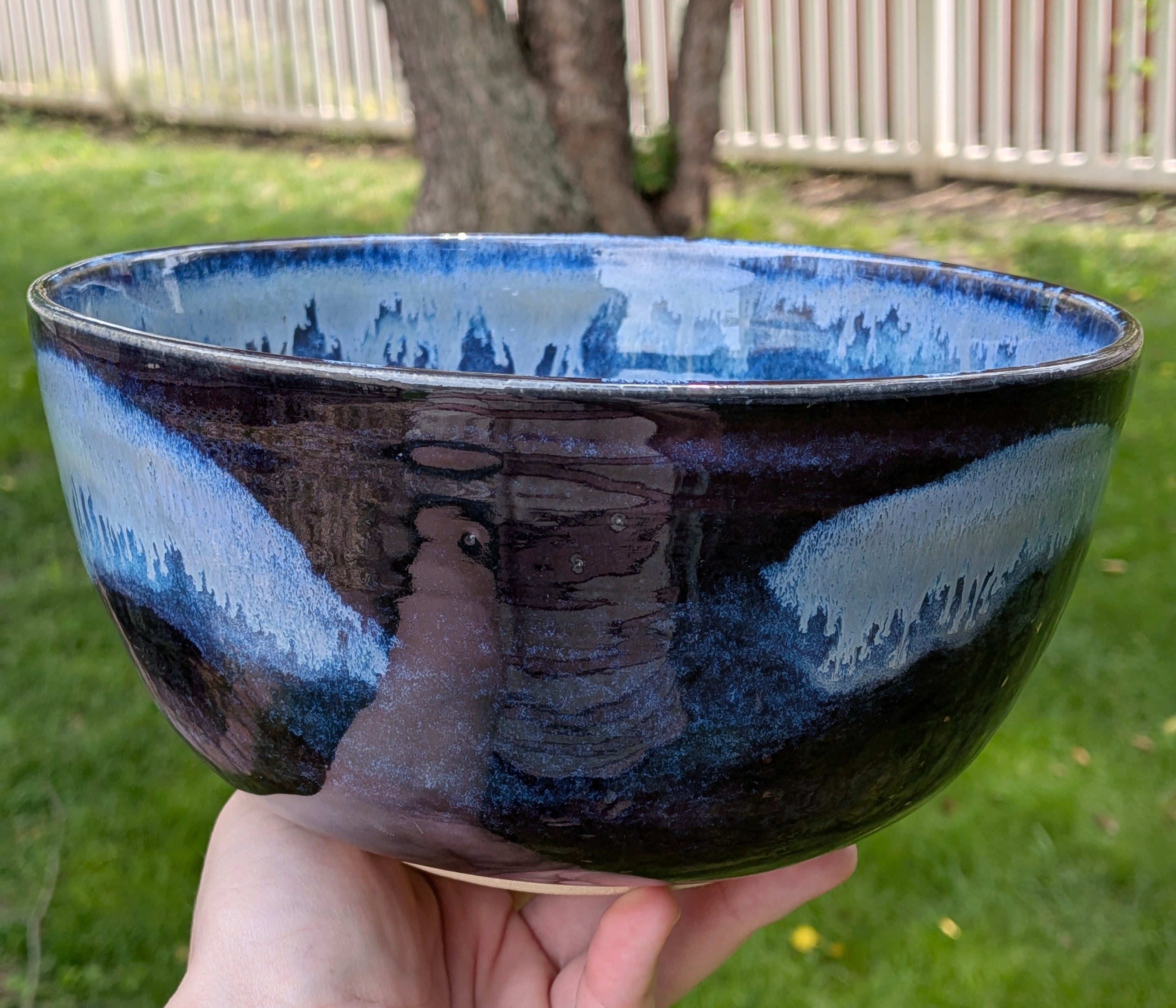 Dark blue bowl with light drips