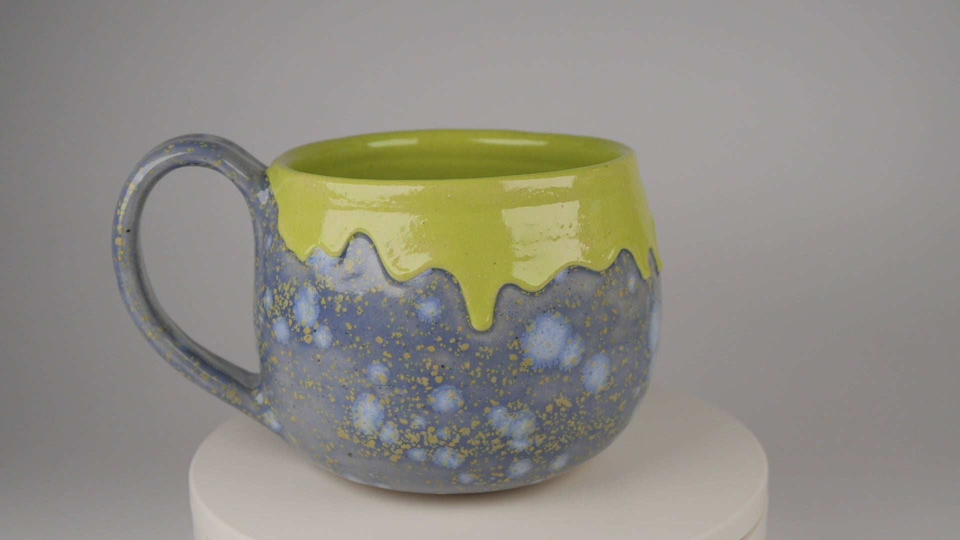 Cottage Garden Cauldron Mug 1